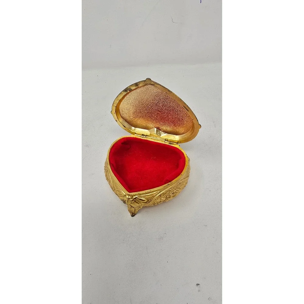 Vtg brass hinged jewelry box ceramic top velvet‎ Victorian Japan Holly Hobbie